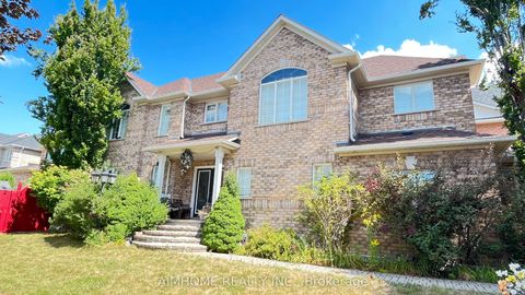 881 Knotty Pine Grove Main and Upper Mississauga ON L5W 1K2