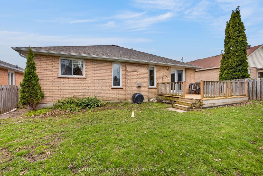 Photo of 164 Livingstone Street W, Barrie, ON L4N 7J7 (MLS # S13055928)