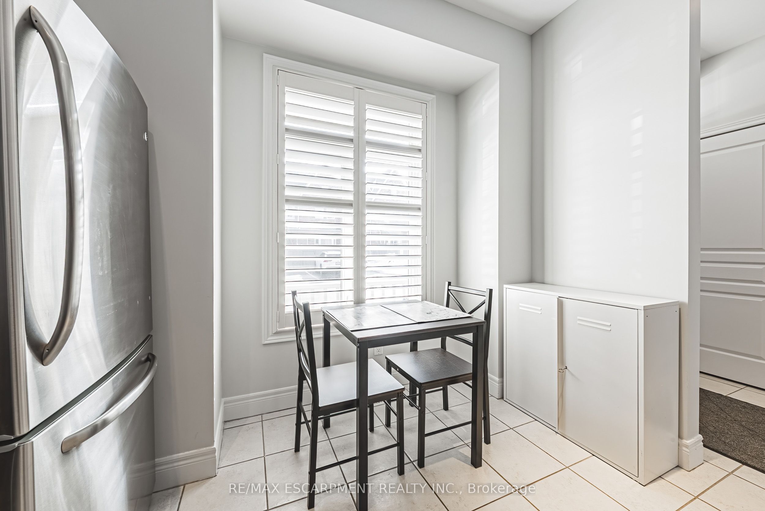 4115 Upper Middle Road 8