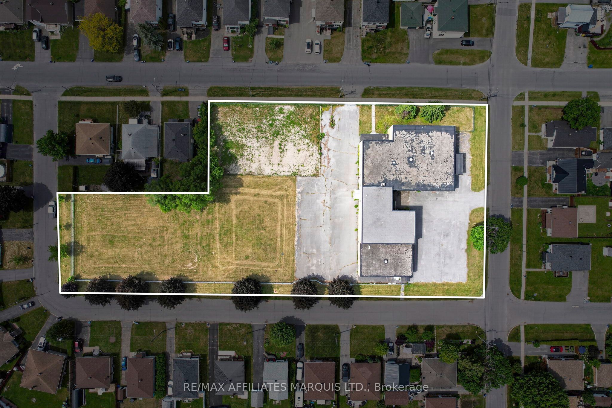 Photo 1 of 26 — 1335 Reneal Street, Cornwall, ON K6H 3L5