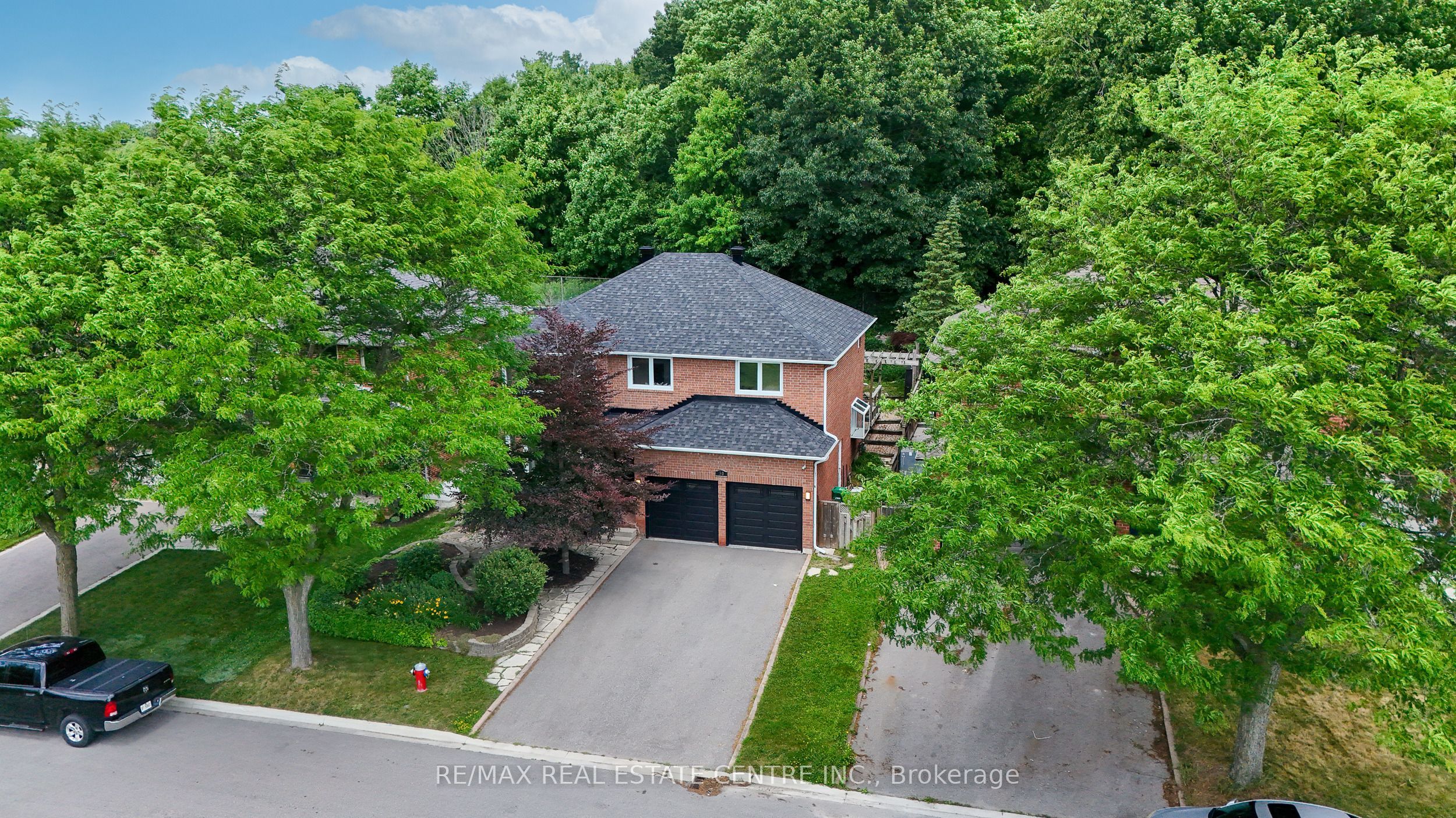 30 Regentview Drive
