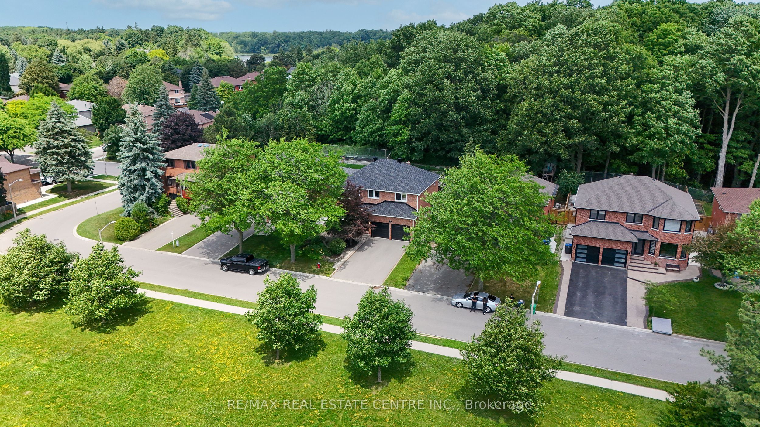 30 Regentview Drive