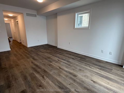 3 Bancroft Lane 220 Richmond Hill ON L4E 1M1