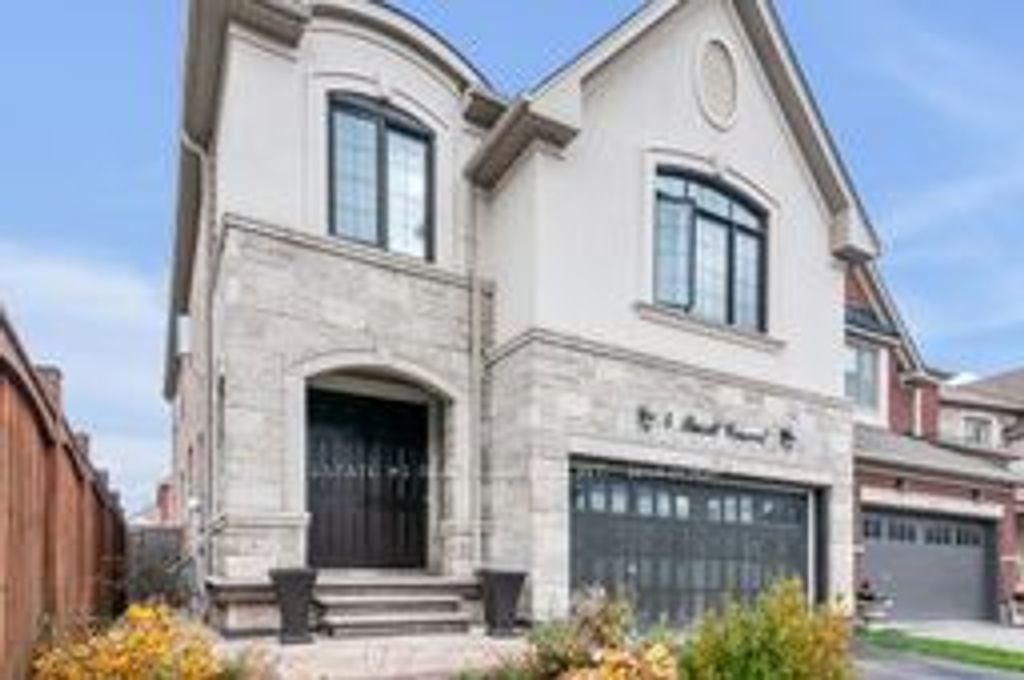 Photo of 4 Bassett Crescent, Brampton, ON L6X 5G2 (MLS # W12607206)