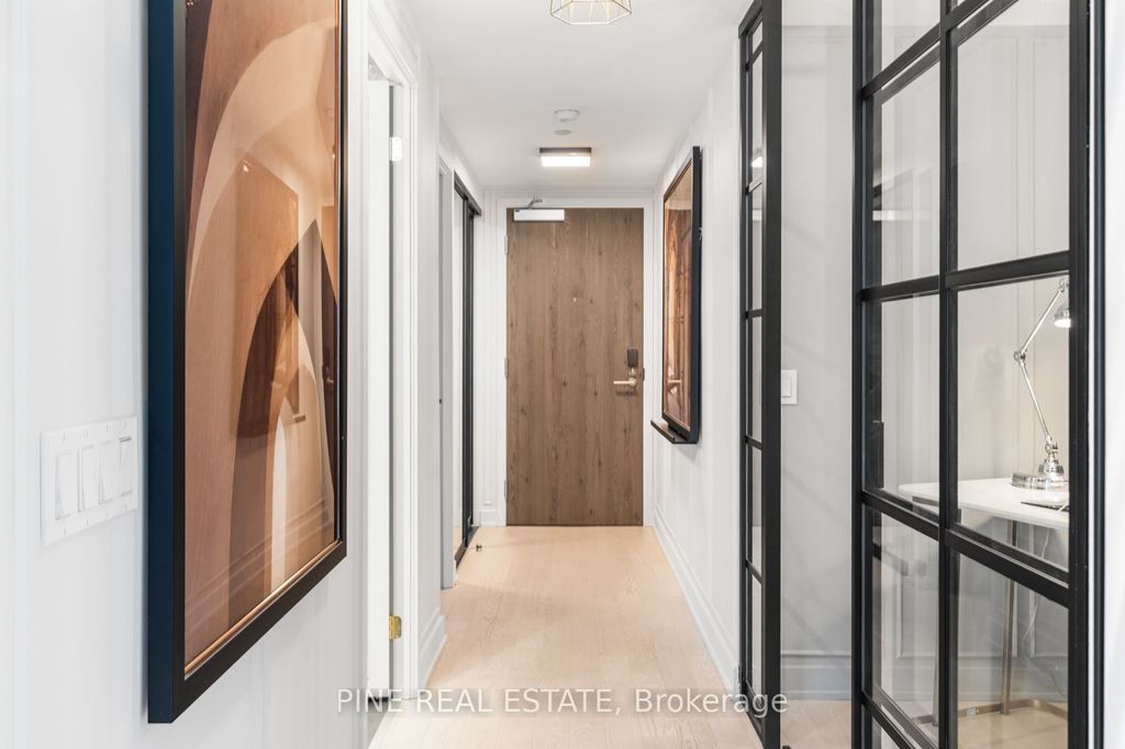 Photo of 25 Richmond Street E #1305, Toronto, ON M5C 0A6 (MLS # C12318377)