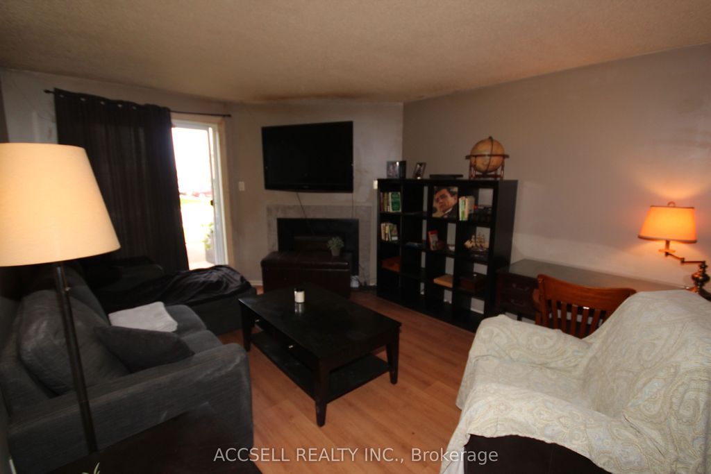 Photo of 731 Deveron Crescent #111, London South, ON N5Z 4X6 (MLS # X13051022)