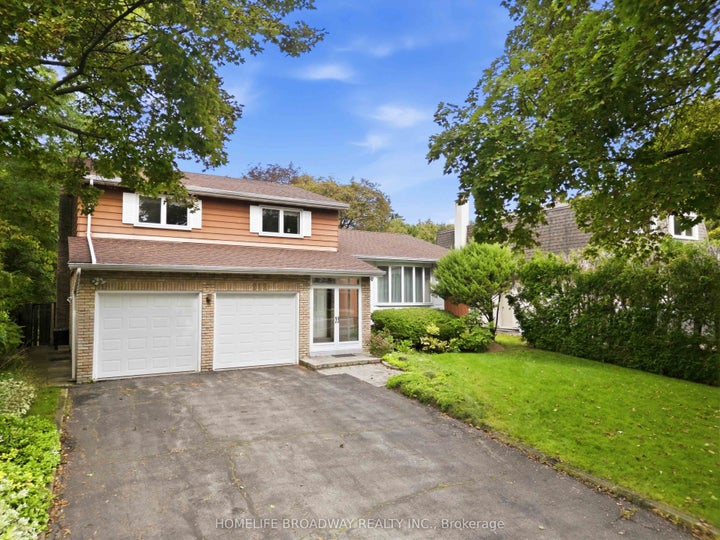 Photo 1 of 49 — 212 Bayview Fairways Drive, Markham, ON L3T 2Z3