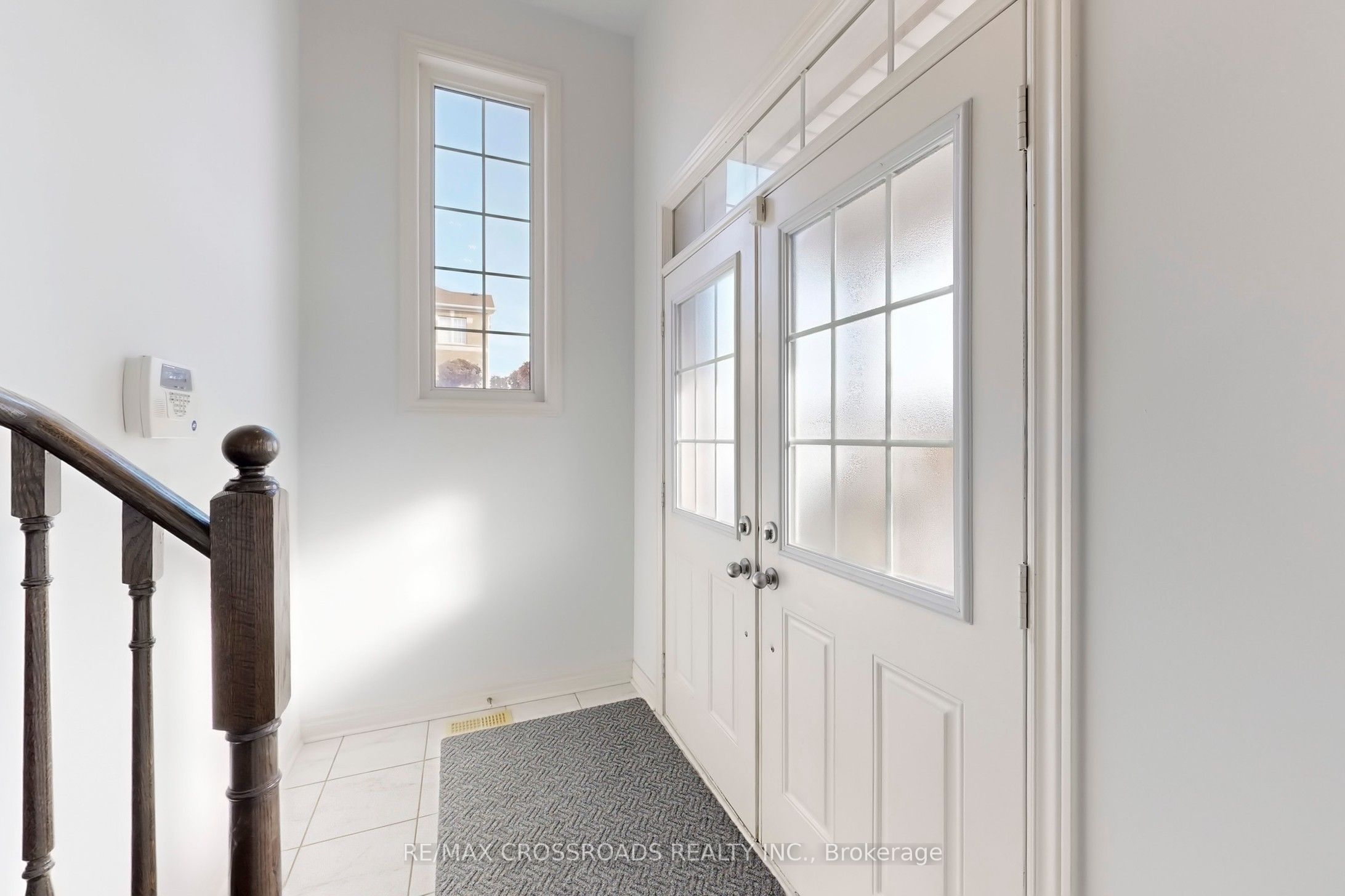 76 Rustle Woods Avenue