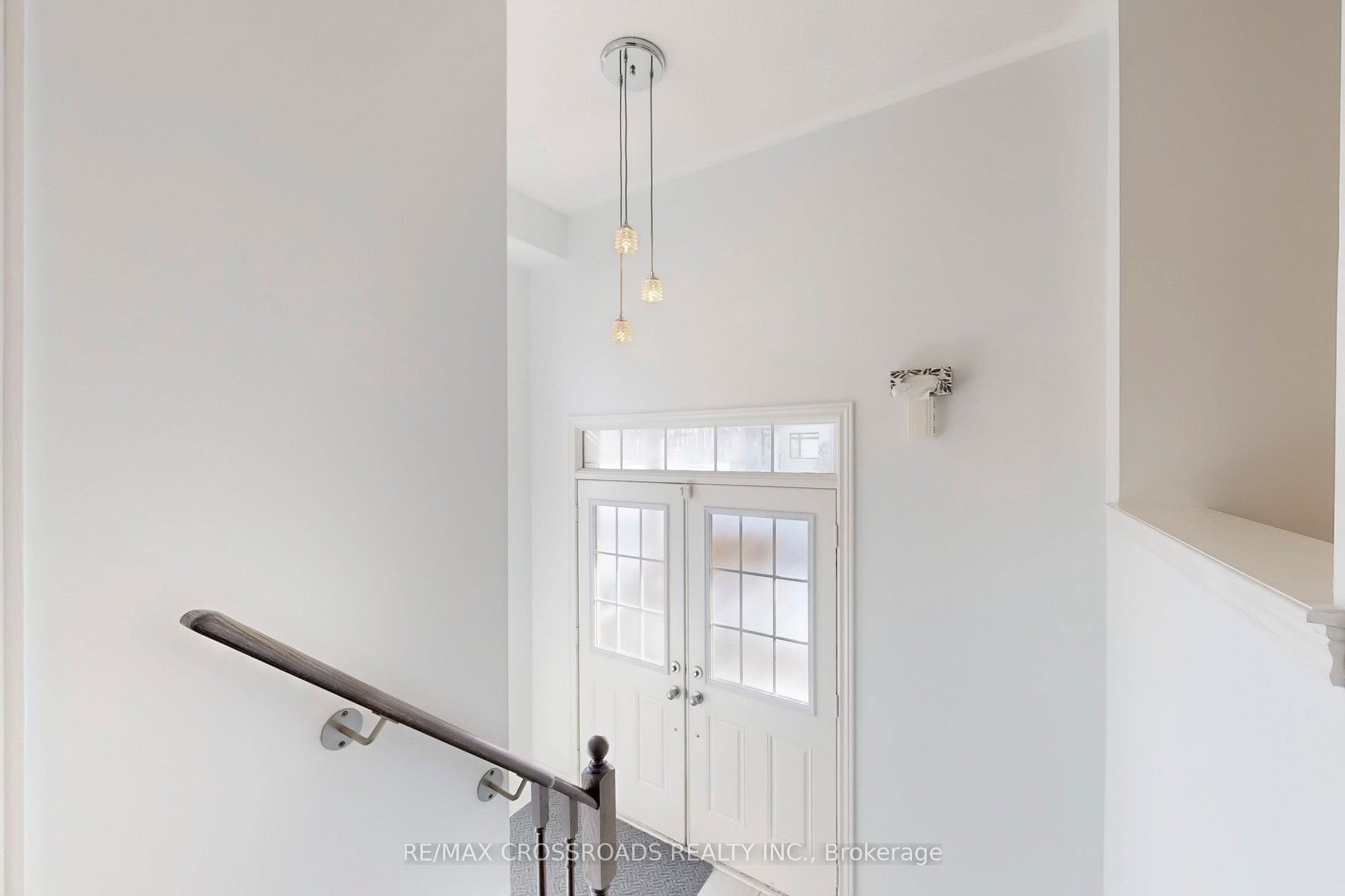 76 Rustle Woods Avenue