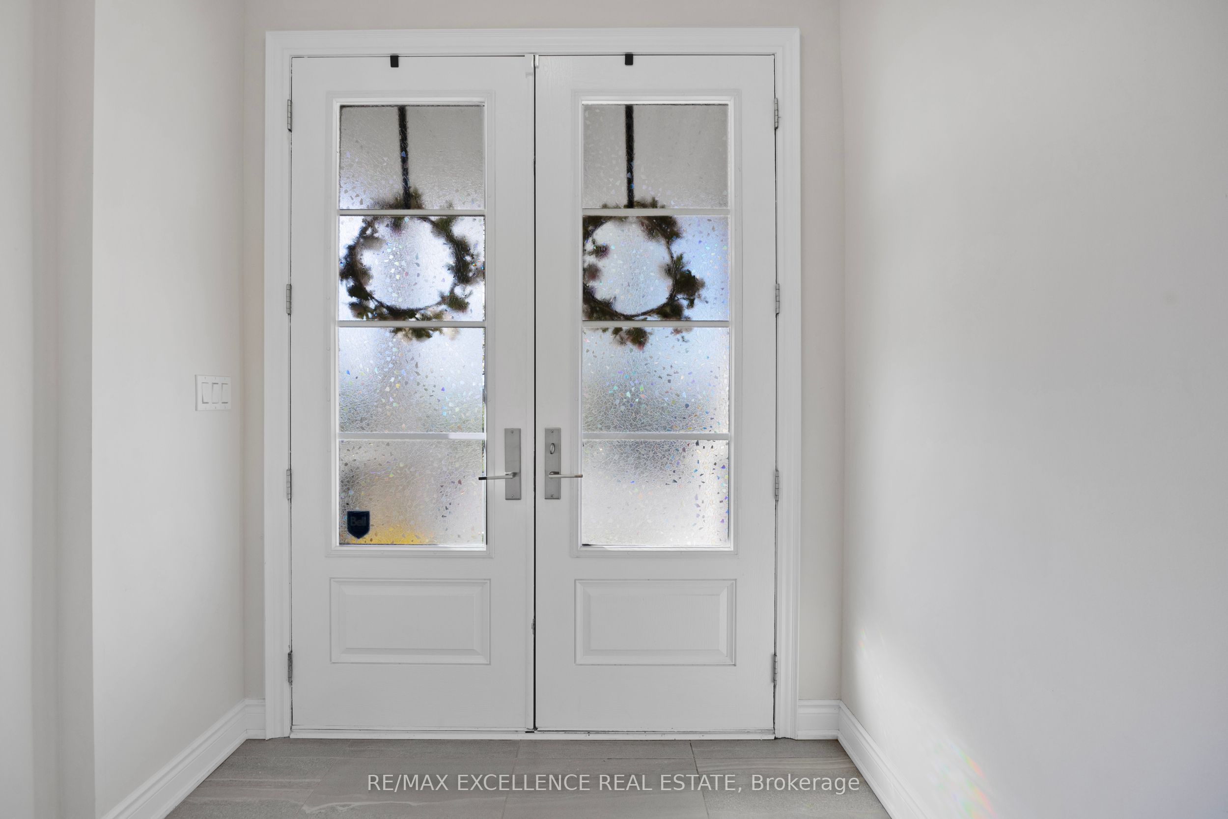 1183 Queens Plate Road W