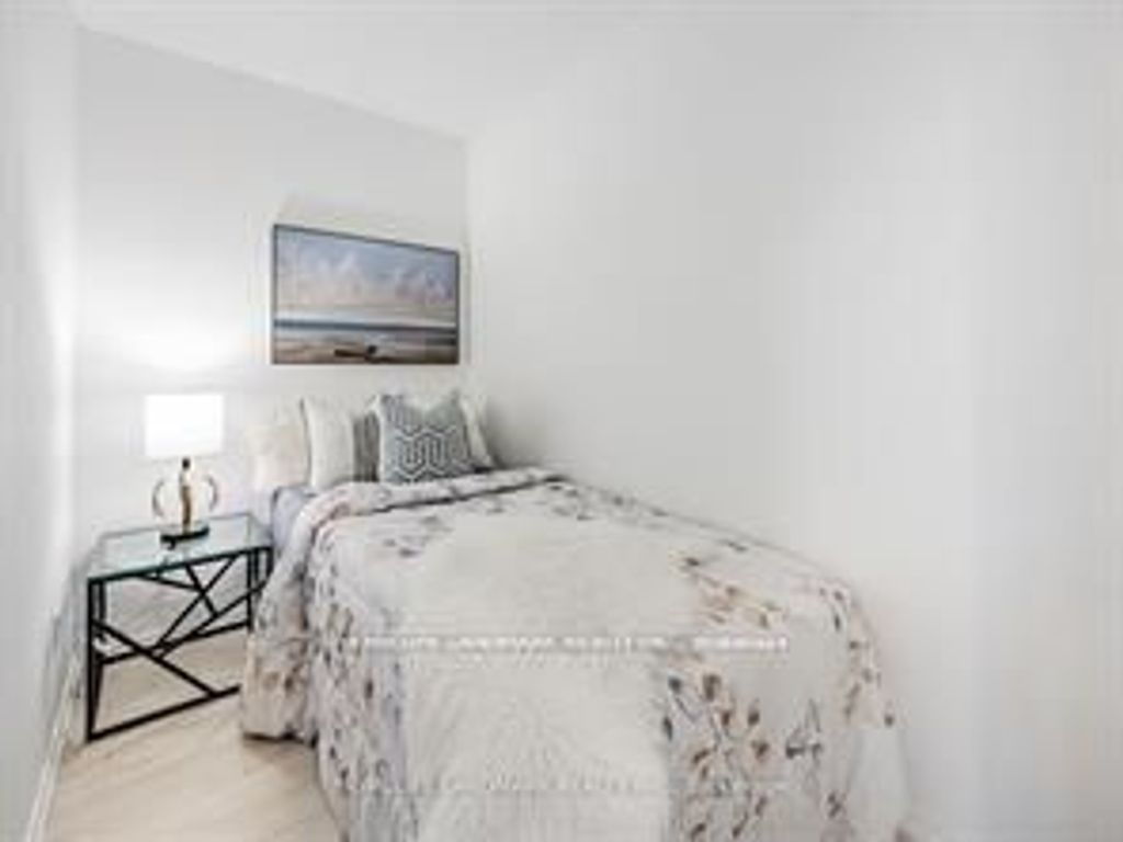 Photo of 197 Yonge Street #4211, Toronto, ON M5B 1M4 (MLS # C12817704)
