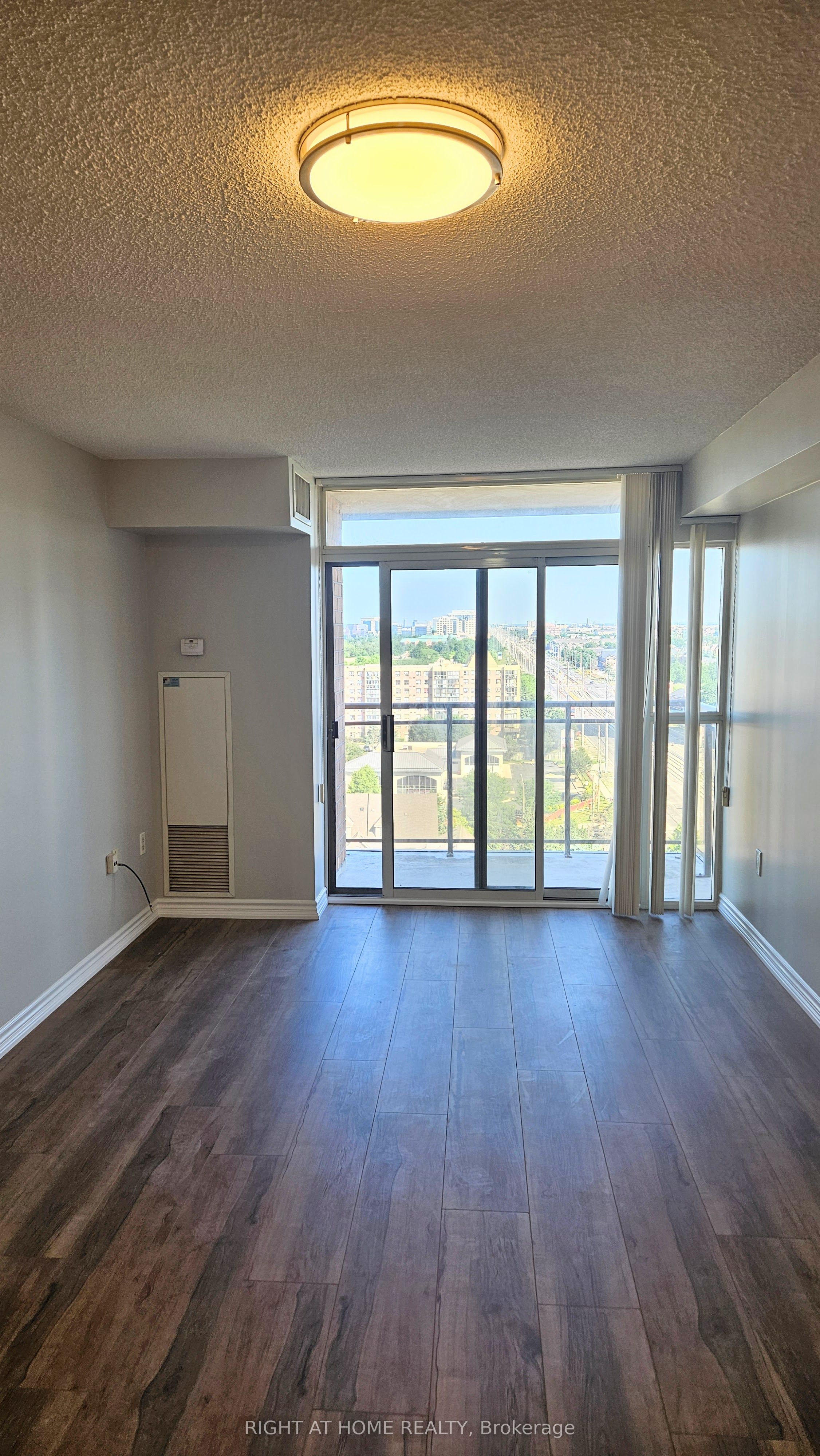 55 Strathaven Drive 1212