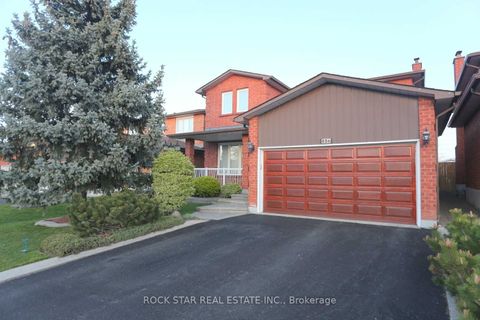 886 Wetherby Lane Mississauga ON L4W 4S8