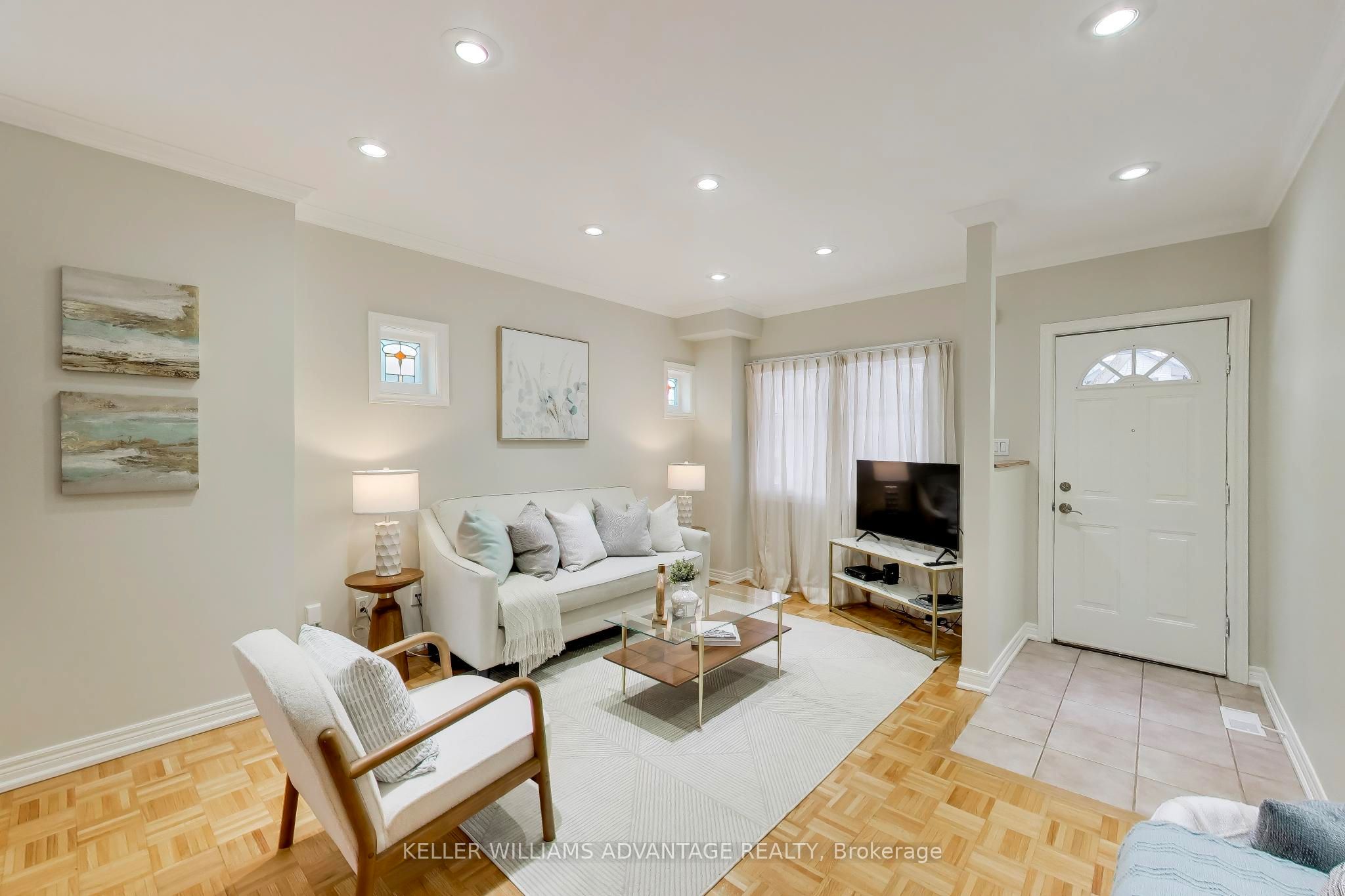 255 Queensdale Avenue