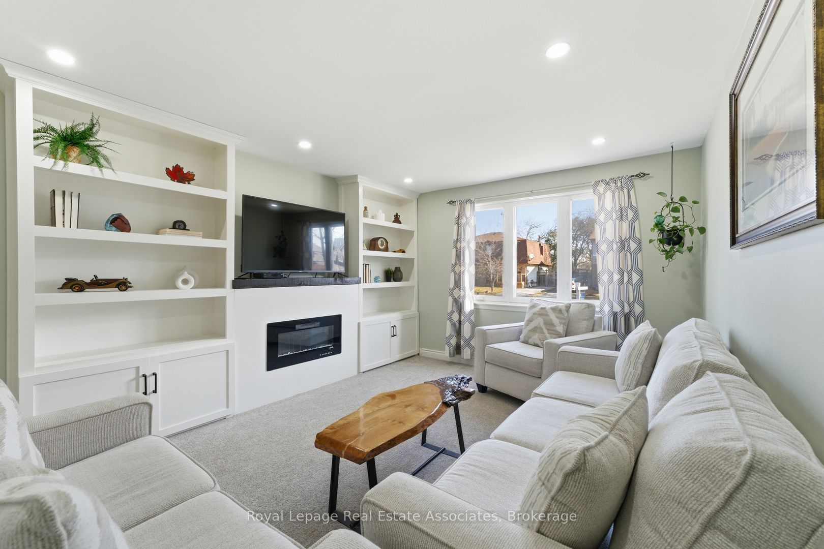 2333 Melissa Crescent