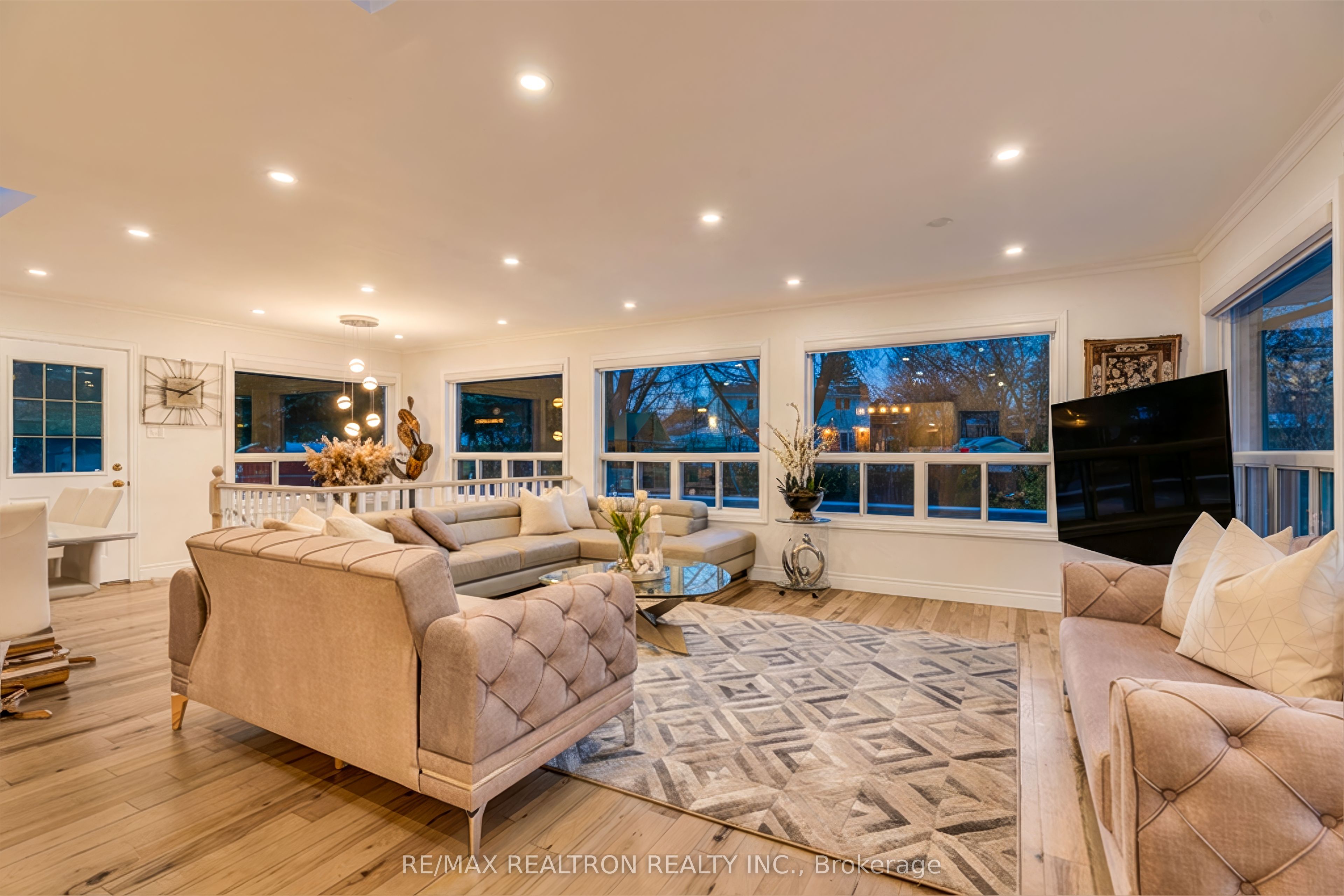 66 Lakeland Crescent