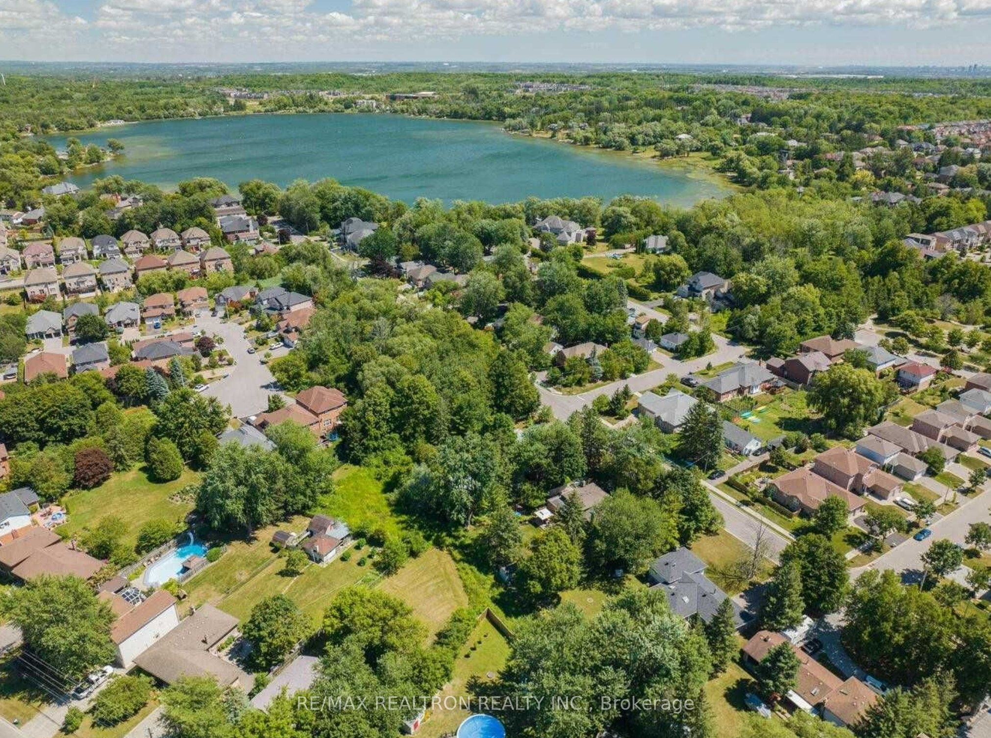 66 Lakeland Crescent