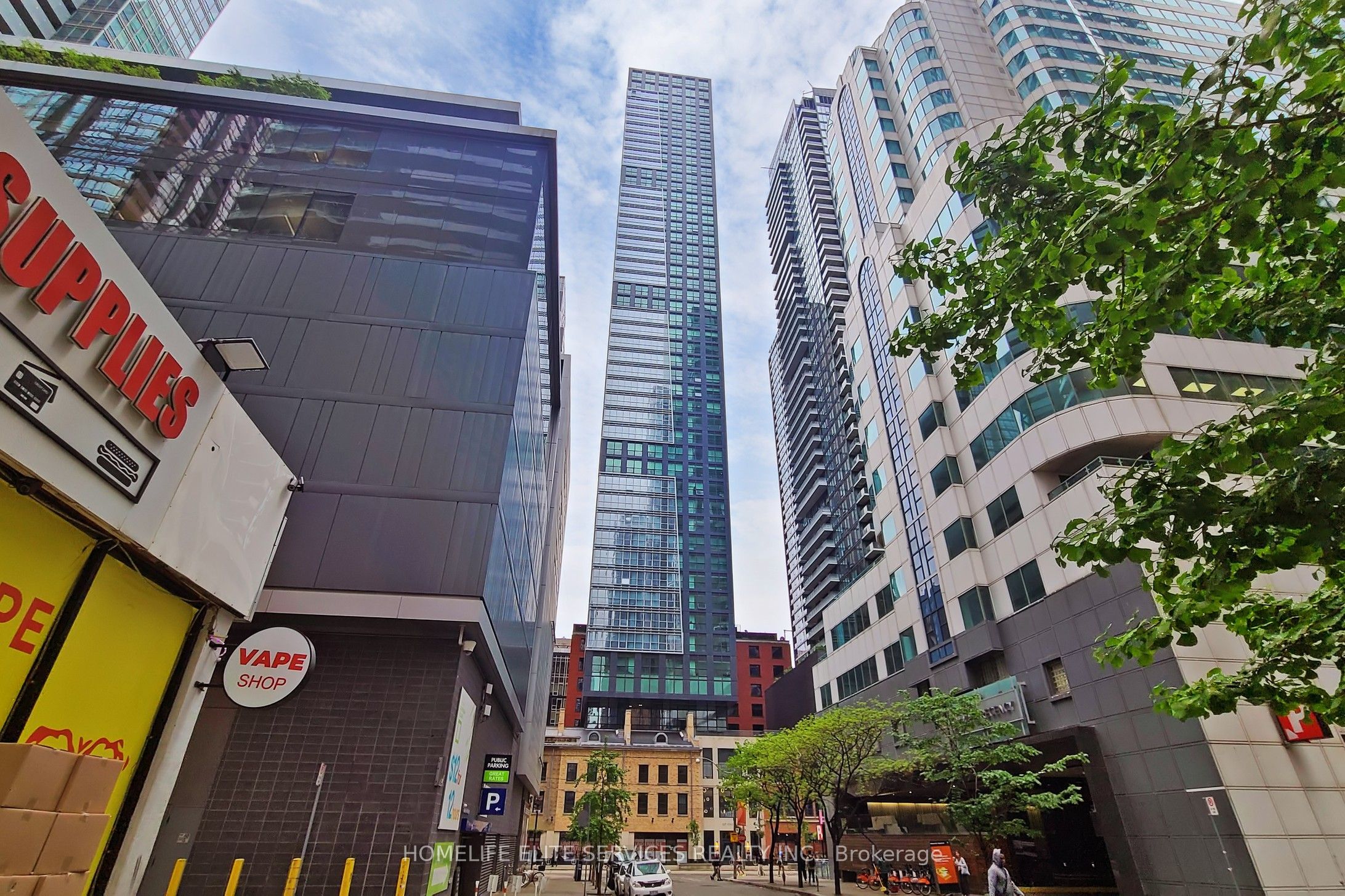 327 King Street W 702