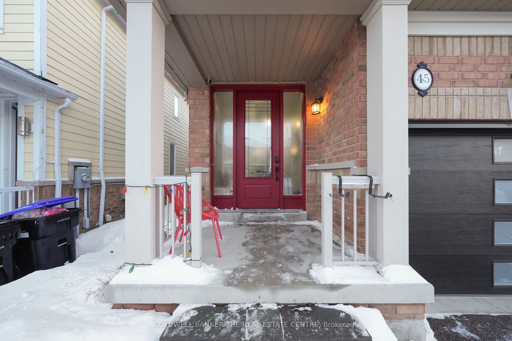 Photo of 45 Gosnel Circle, Bradford West Gwillimbury, ON L3Z 2P5 (MLS # N12841038)