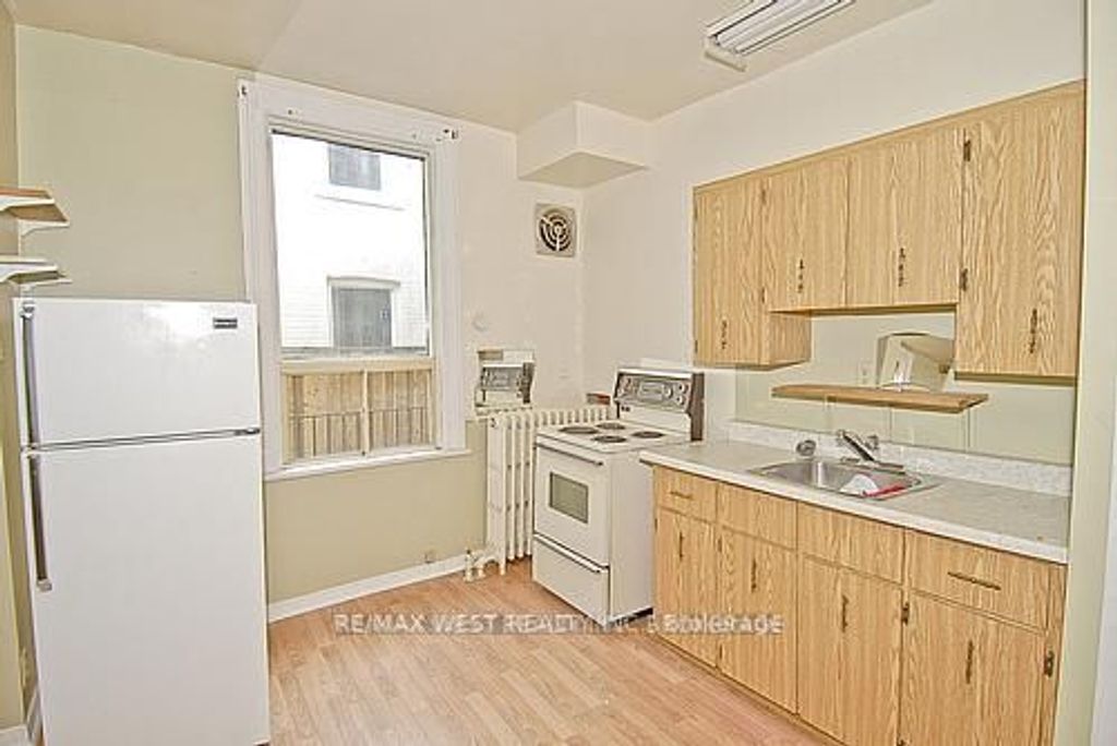 Photo of 124 Baldwin Street, Toronto, ON M5T 1L6 (MLS # C12416995)