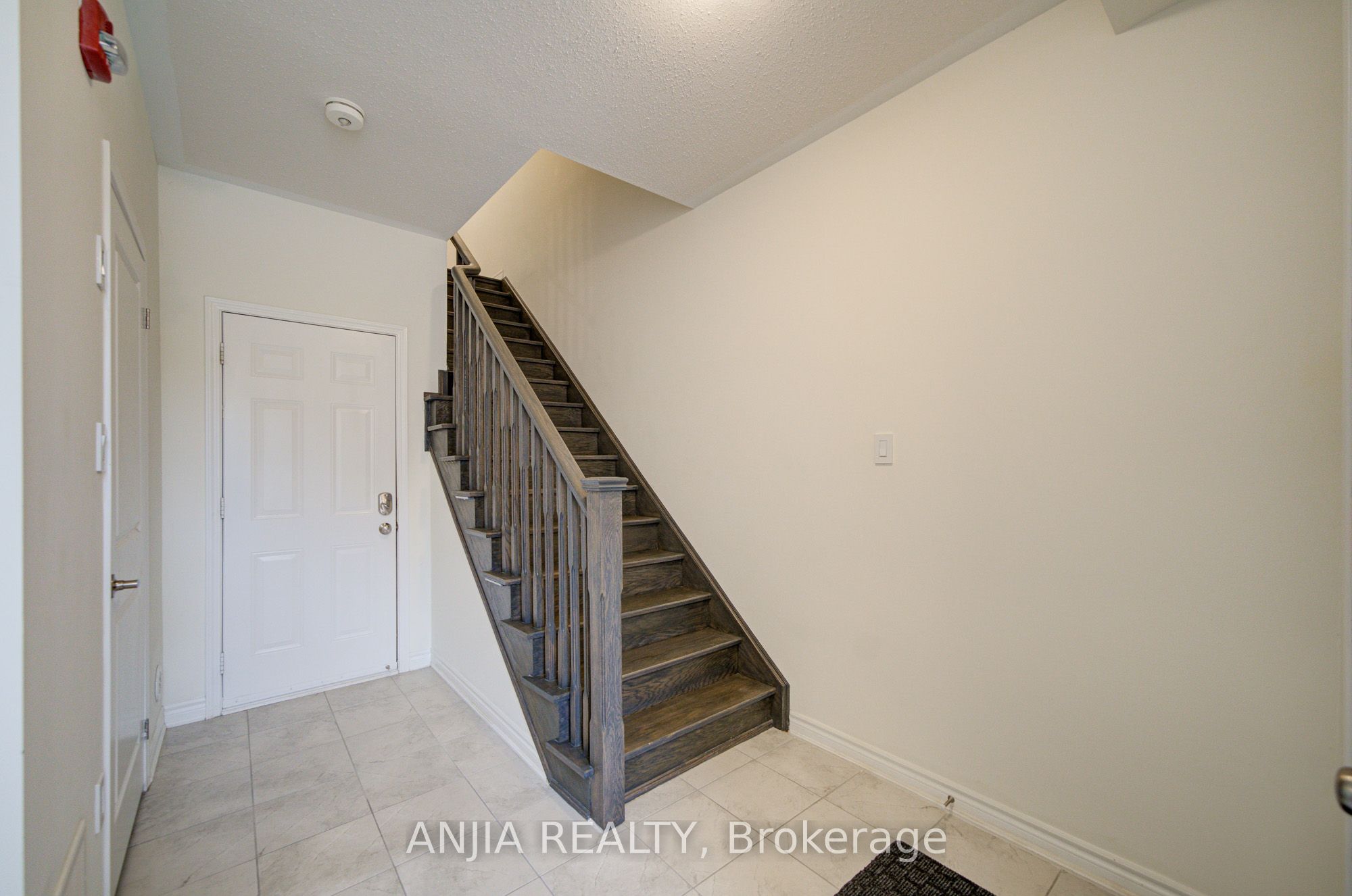 16 Adam Sellers Street