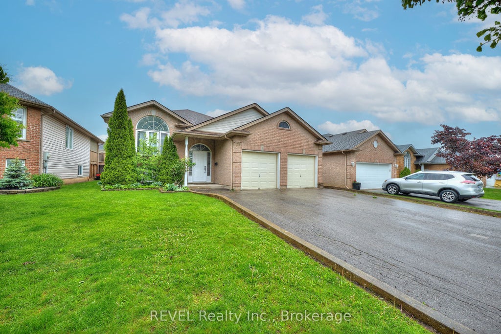 Photo of 28 QUAKER Road, Welland, ON L3C 7K7 (MLS # X13751428)