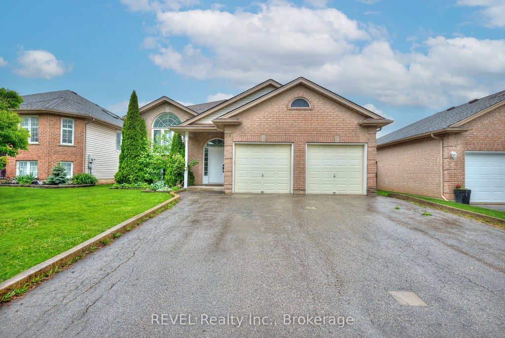 Photo of 28 QUAKER Road, Welland, ON L3C 7K7 (MLS # X13751428)