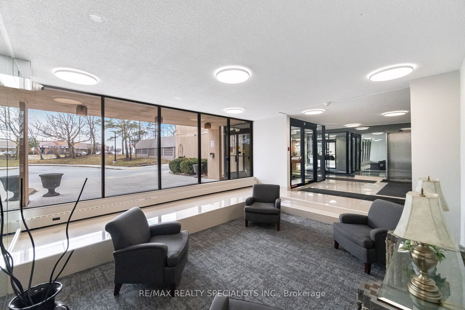 2929 Aquitaine Avenue 214