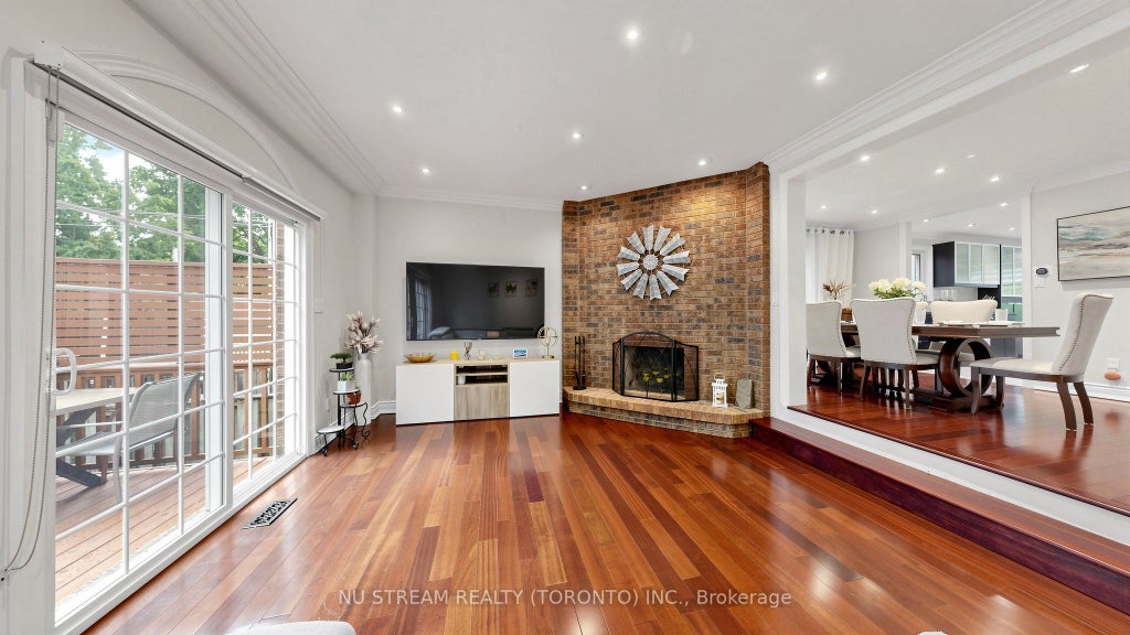 Photo of 31 Bowood Avenue, Toronto, ON M4N 1Y3 (MLS # C13445640)