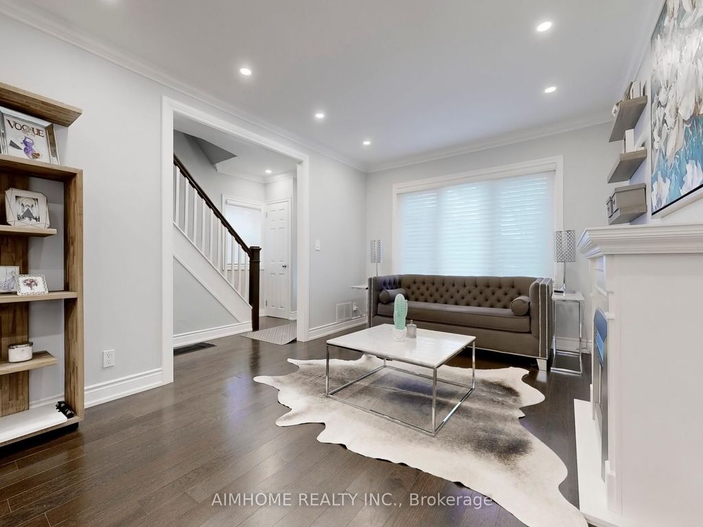 Photo of 39 Brentcliffe Road, Toronto, ON M4G 3Y4 (MLS # C12923362)