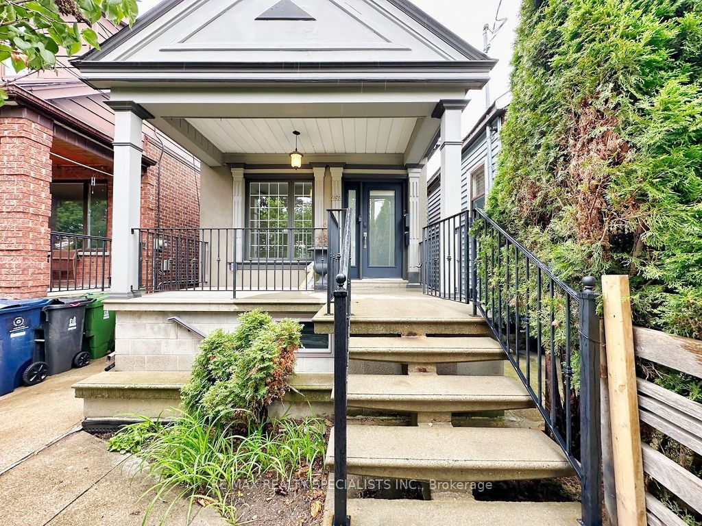 Photo of 252 Earlscourt Avenue, Toronto, ON M6E 4B6 (MLS # W12587046)