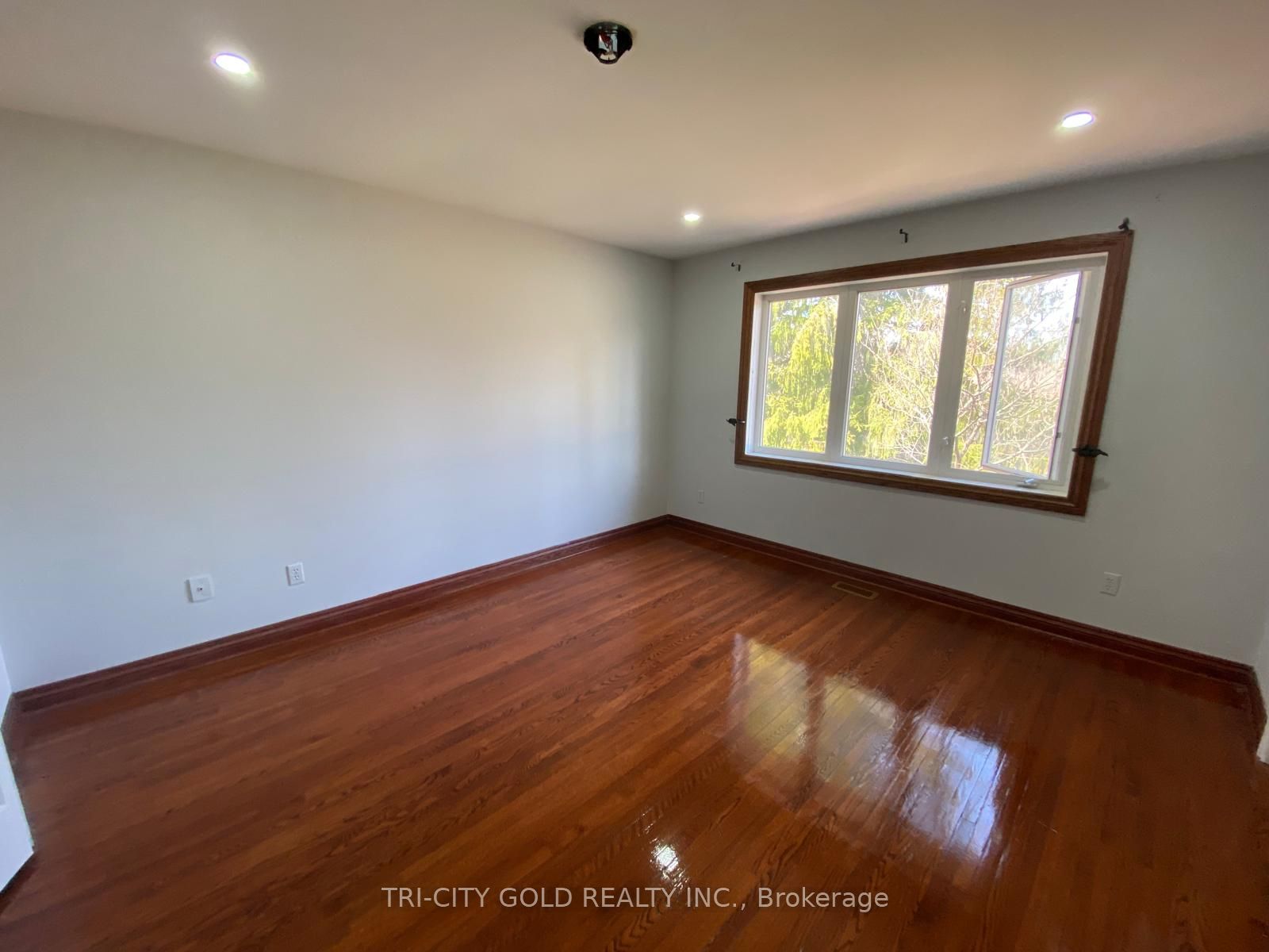 2696 Embleton Road