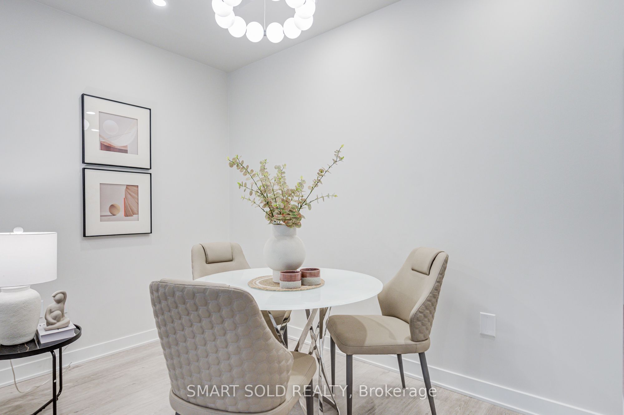 55 Charles Street E TH05