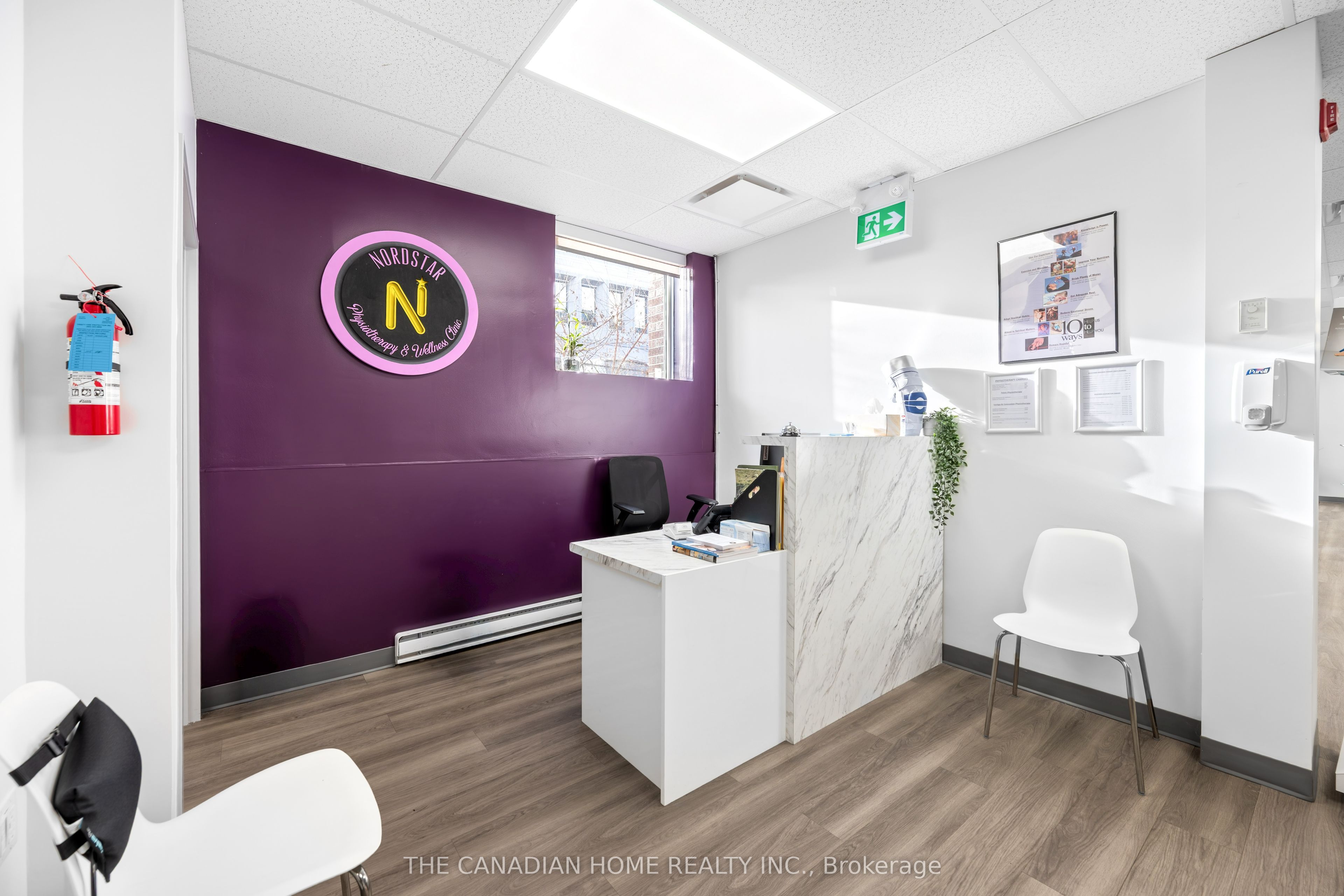 77 Queensway N/A W 100