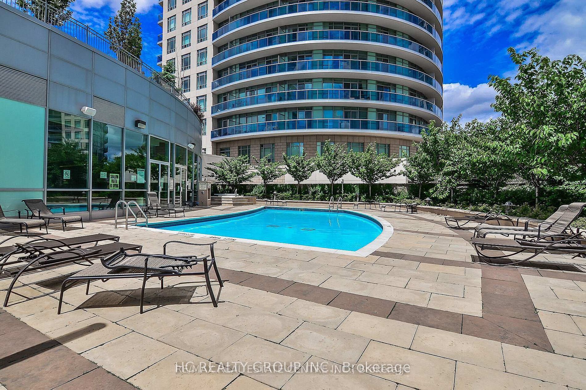 50 Absolute Avenue 709