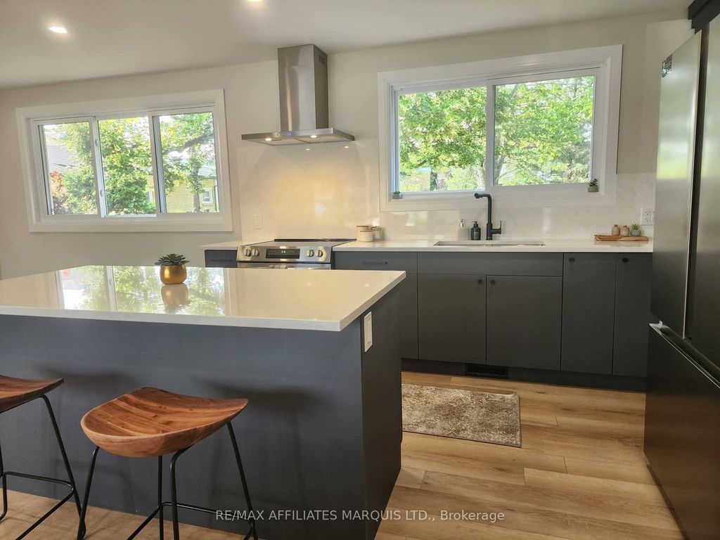 Photo of 1409 Leonard Avenue, Cornwall, ON K6J 1M9 (MLS # X12844368)