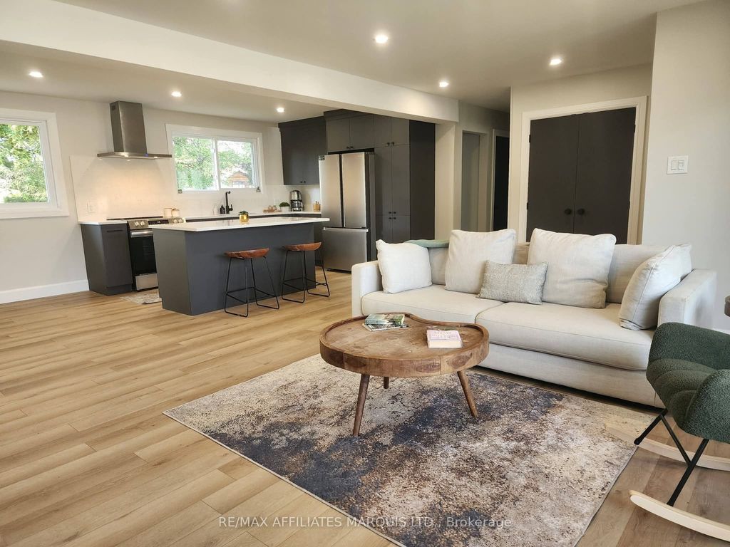 Photo of 1409 Leonard Avenue, Cornwall, ON K6J 1M9 (MLS # X12844368)