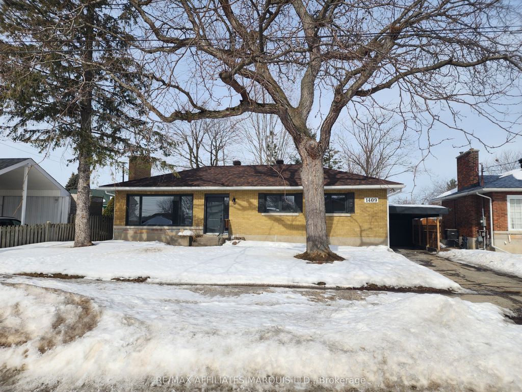 Photo of 1409 Leonard Avenue, Cornwall, ON K6J 1M9 (MLS # X12844368)