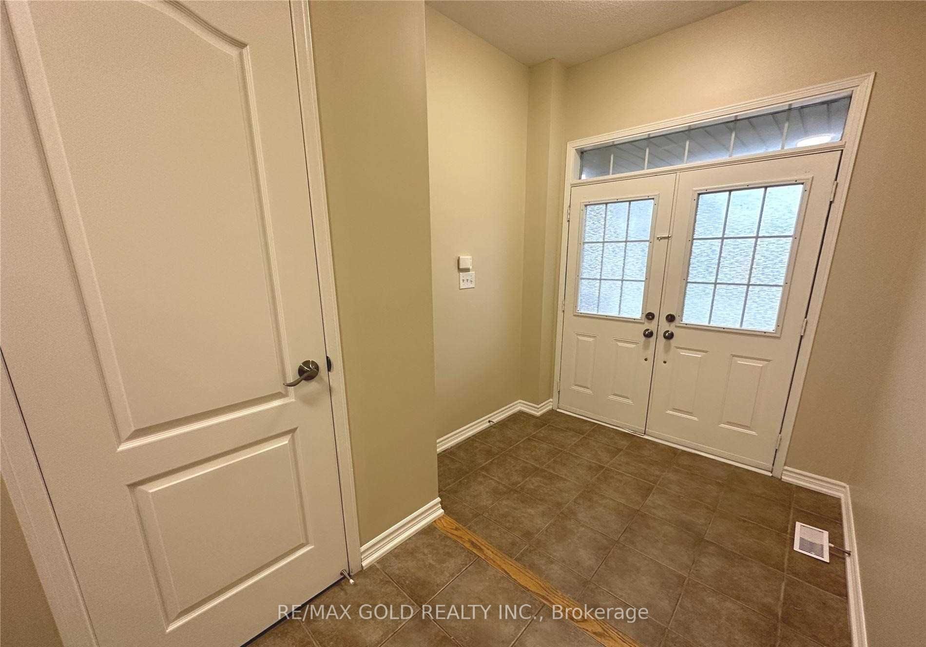 2295 Stone Glen Crescent