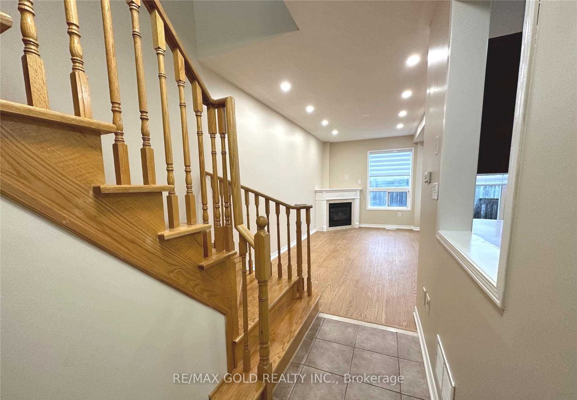 2295 Stone Glen Crescent