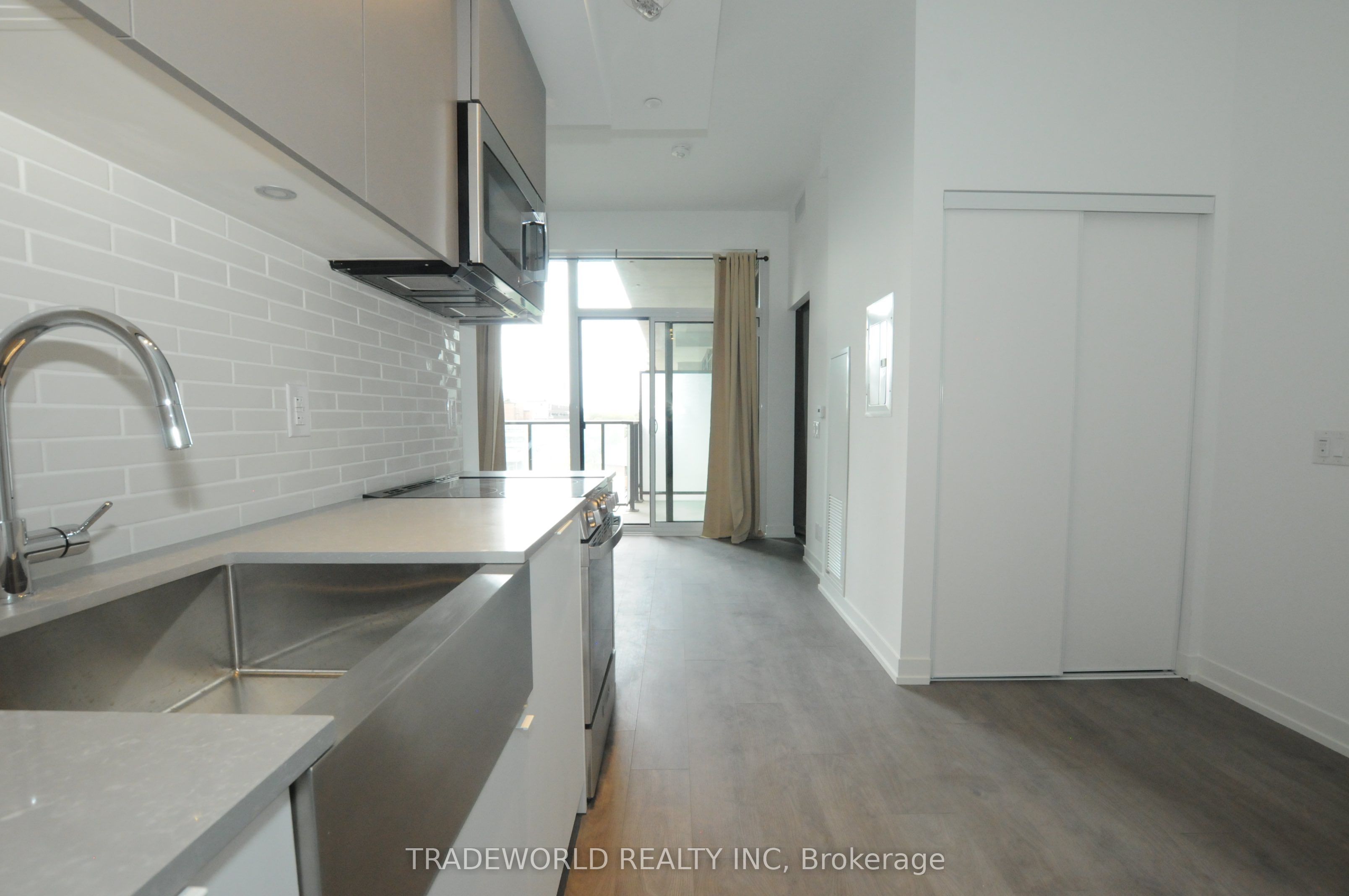 270 Dufferin Street 415