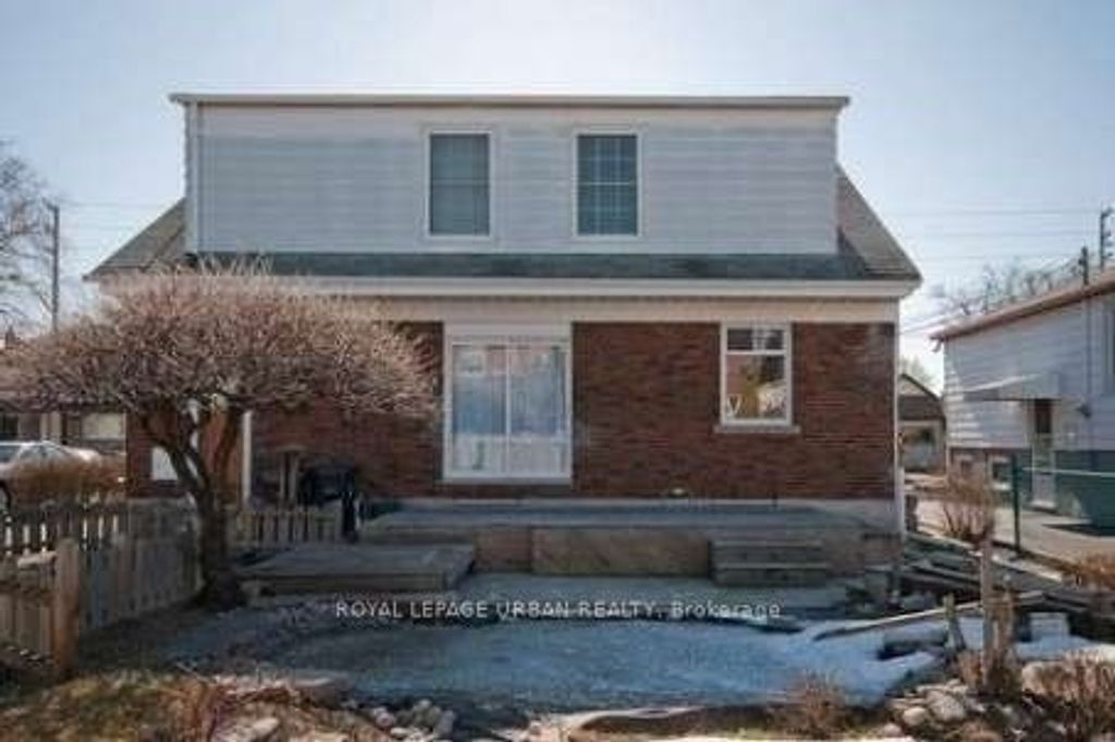 Photo of 130 Yardley Avenue, Toronto, ON M4B 2B2 (MLS # E12471181)