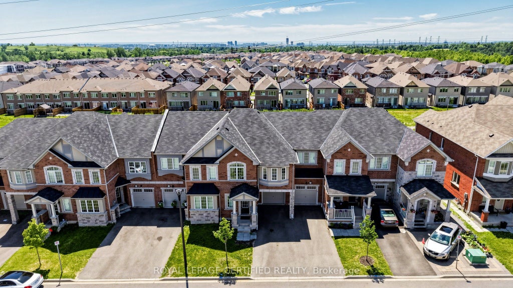 Photo of 1031 Cameo Street, Pickering, ON L1X 0G3 (MLS # E13517020)