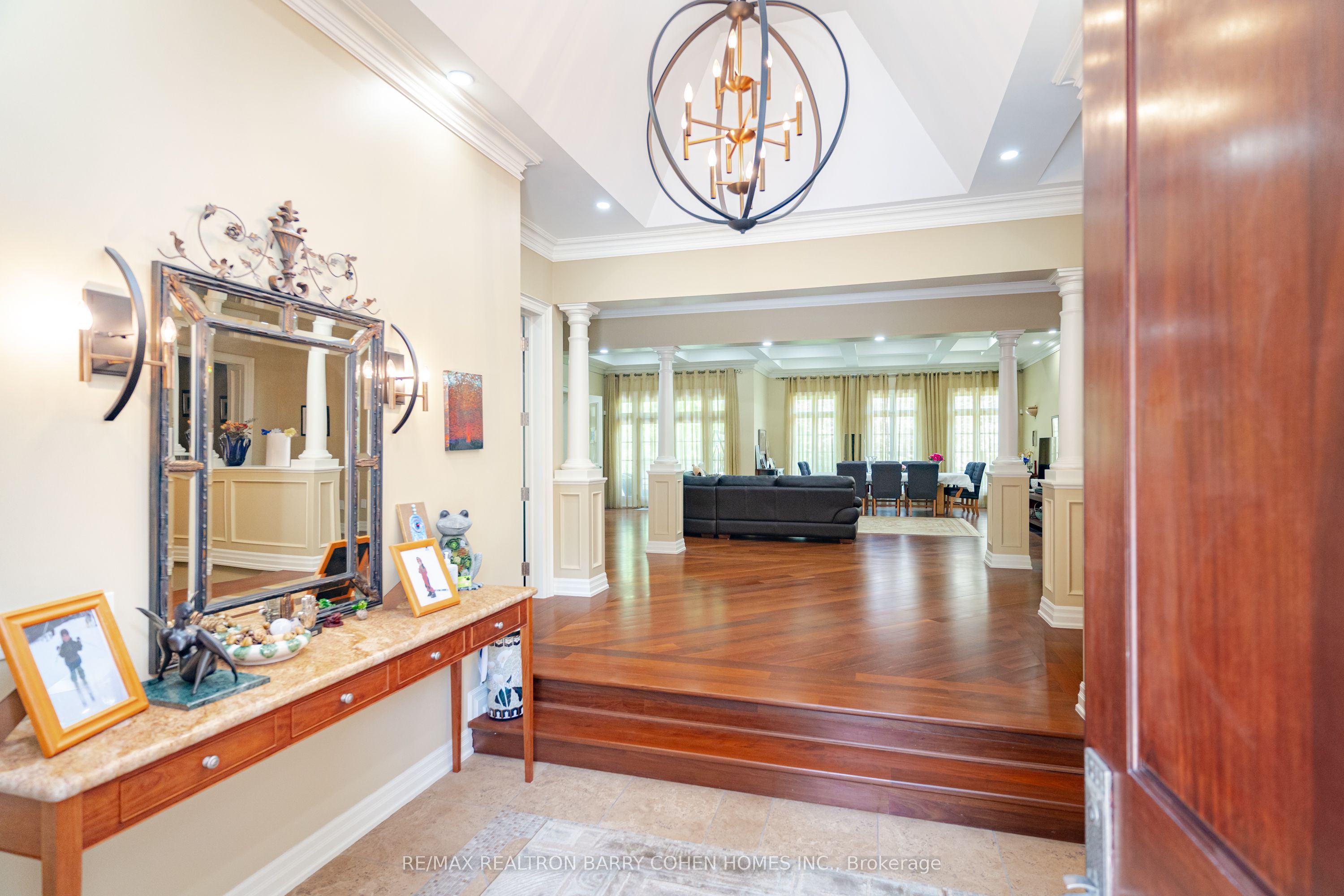 76 Thornridge Drive