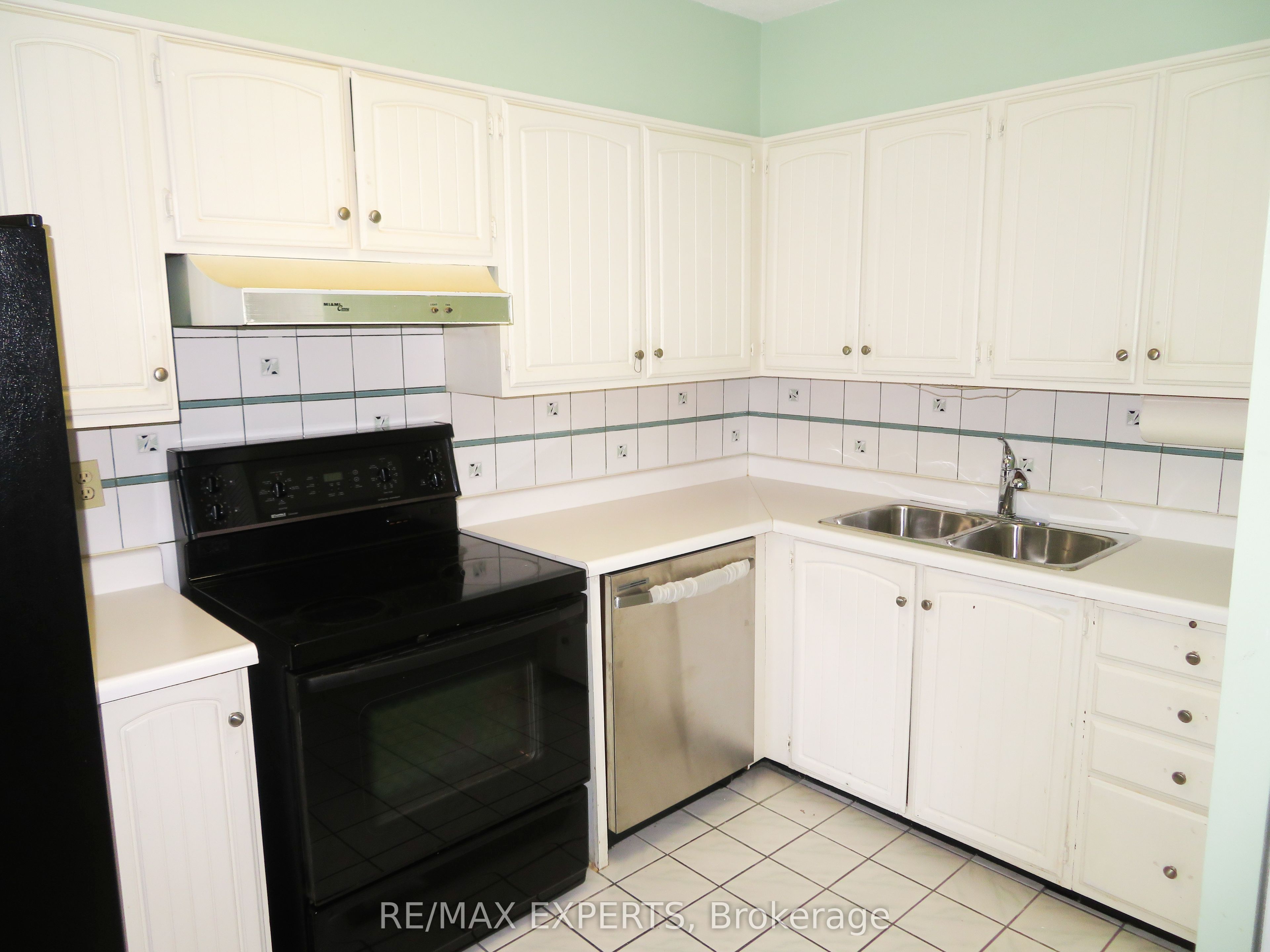 33 Harbour Square 2233
