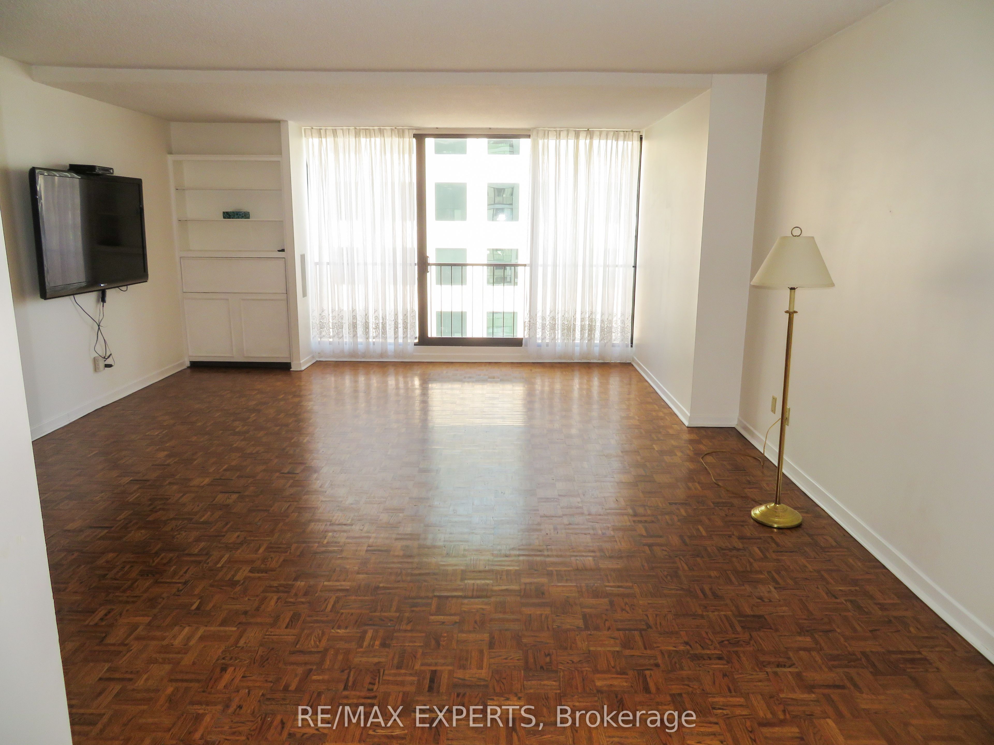 33 Harbour Square 2233