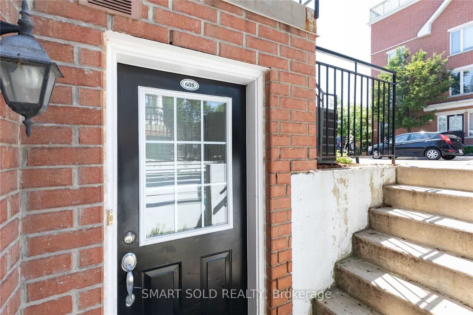 15 Laidlaw Street 608