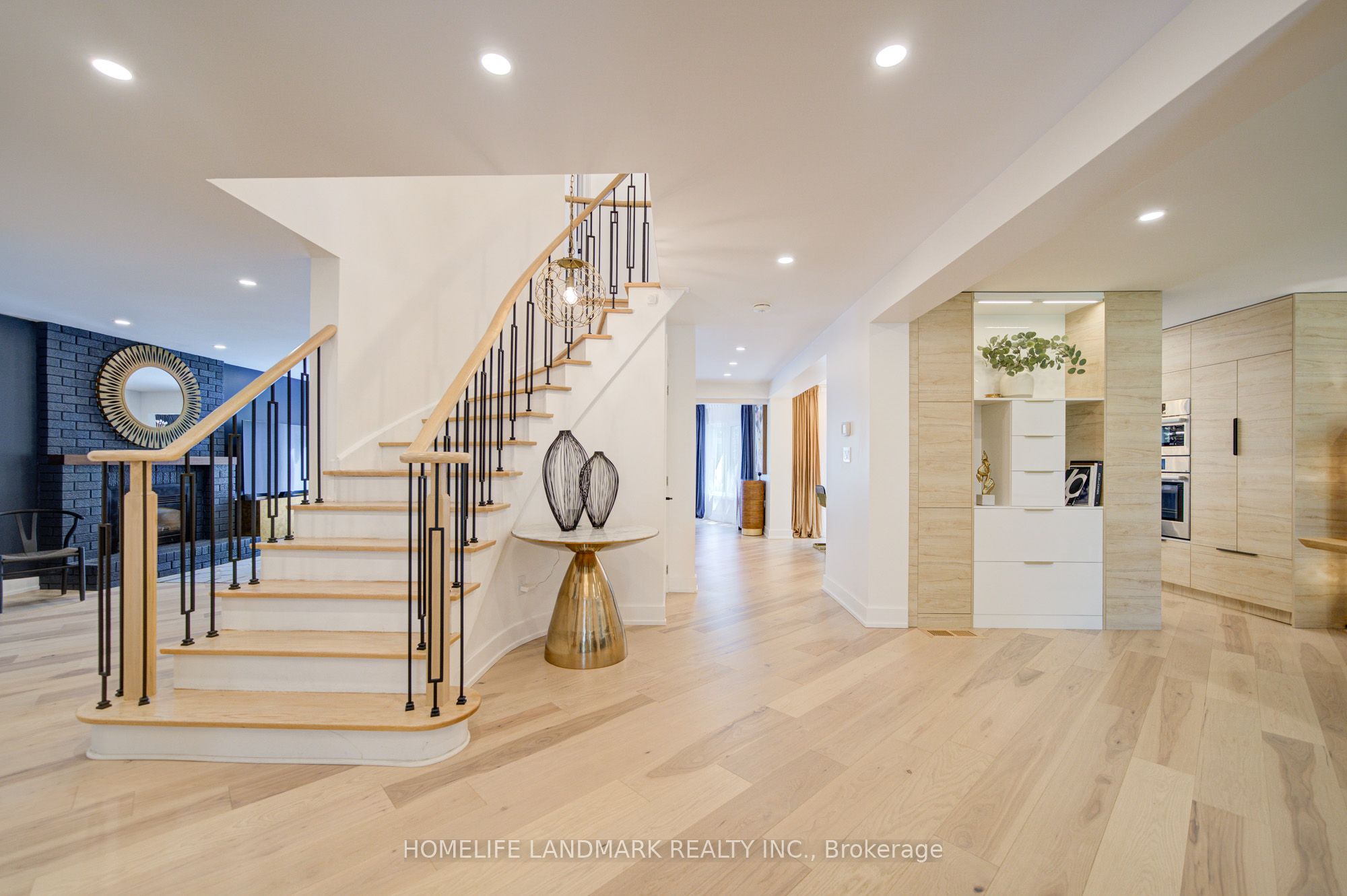 1360 Old English Lane