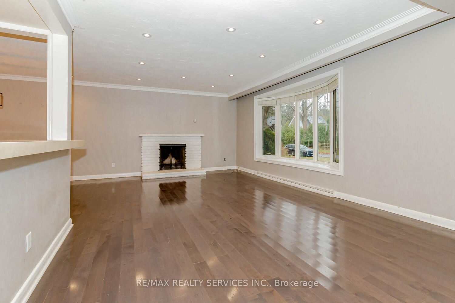 1259 Twin Oaks Dell Drive