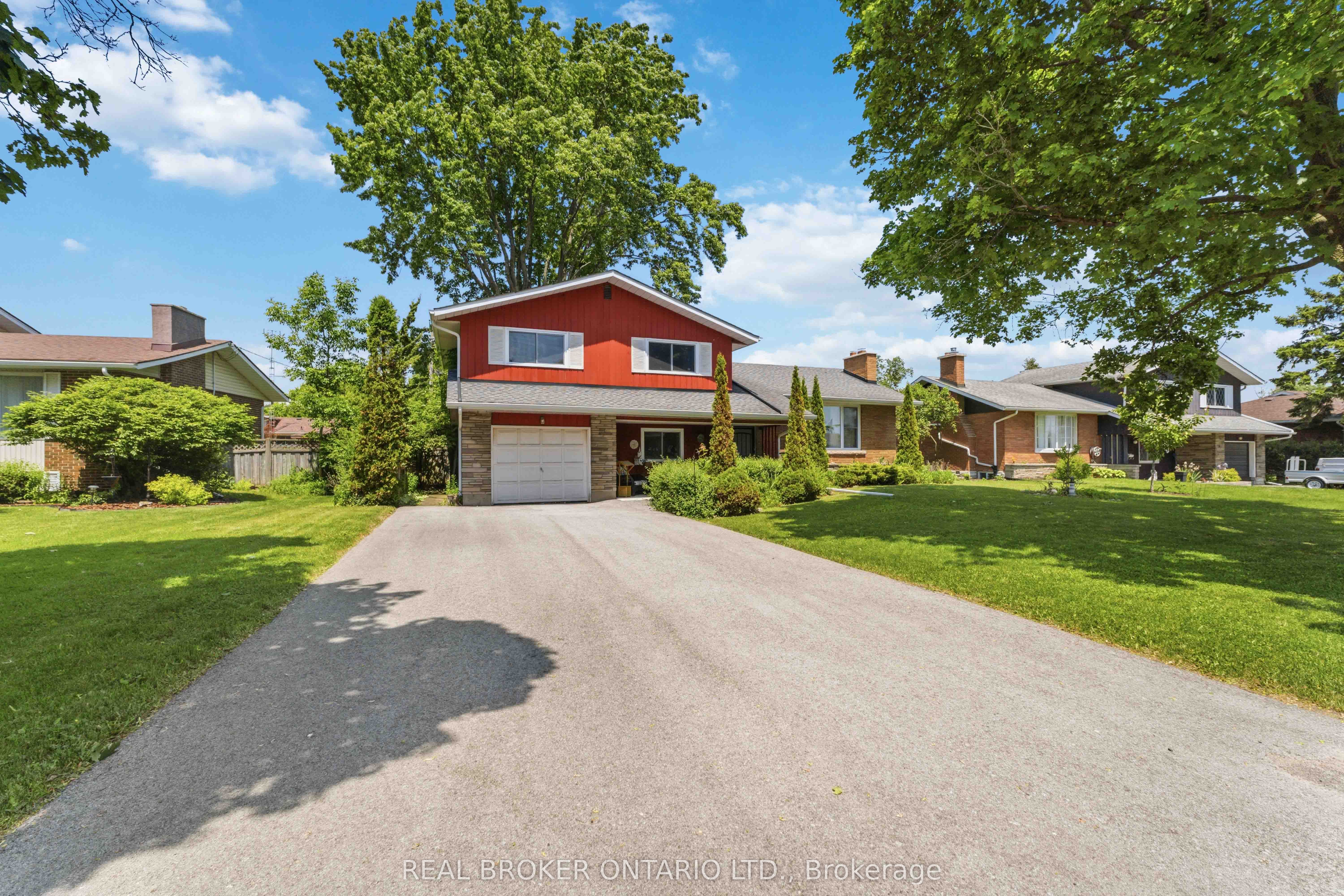 Photo 1 of 50 — 30 Springhead Gardens, Welland, ON L3C 5A8
